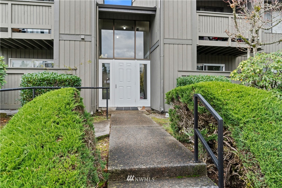 1506 North Defiance Street, Unit R104 Tacoma, WA 98406 - Photo 3 of 24 Gallery Image 3