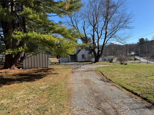 $2,850 | 793 Fiddlers Bridge Road, Rhinebeck, NY 12572