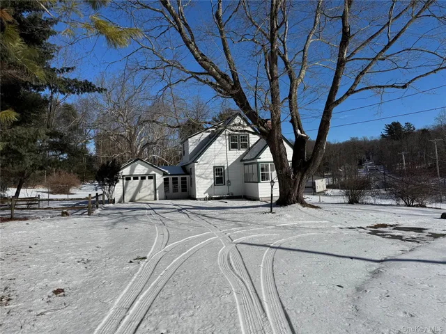 $2,850 | 793 Fiddlers Bridge Road, Rhinebeck, NY 12572