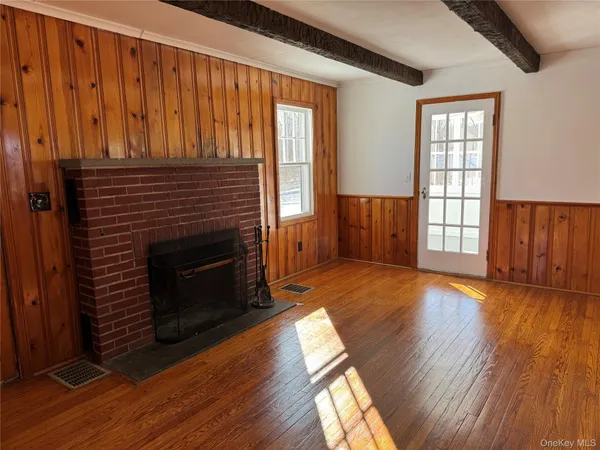 $2,850 | 793 Fiddlers Bridge Road, Rhinebeck, NY 12572