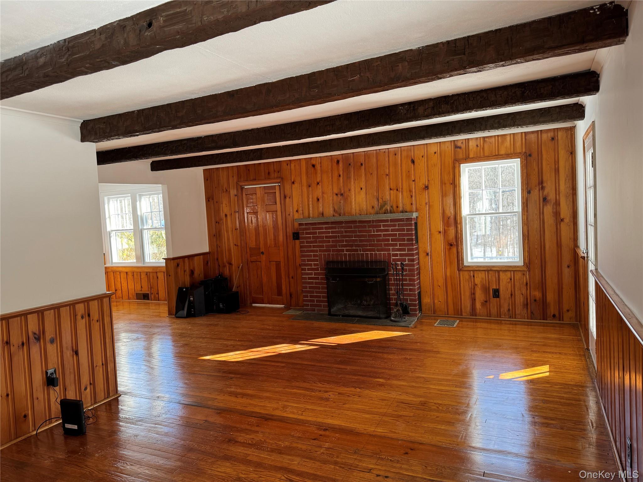 793 Fiddlers Bridge Road Rhinebeck, NY 12572 - Photo 10 of 24 Oak Wood Floors & Beamed Ceiling