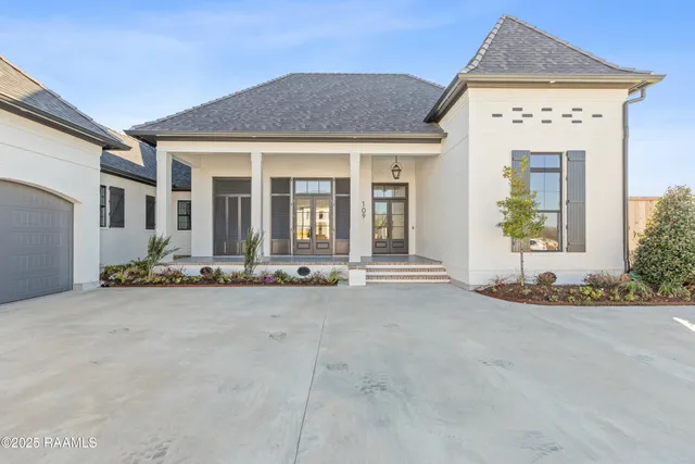 $1,125,000 | 109 Trailing Oaks Drive, Youngsville, LA 70592