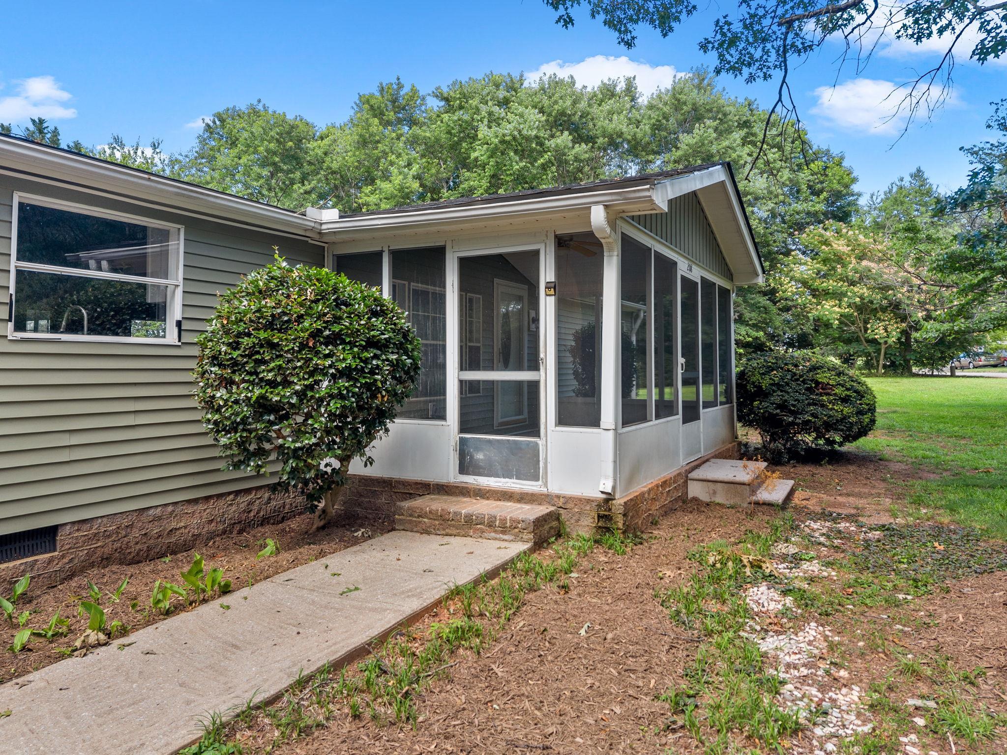 208 Red Raven Drive Greer, SC 29651 - Photo 7 of 39