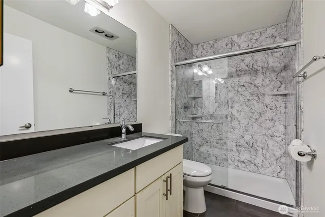 $3,097 | 10410 Northeast 32nd Place, Unit D103, Bellevue, WA 98004