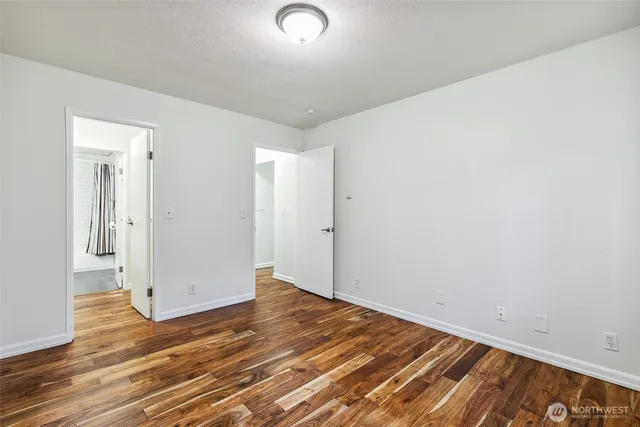 $3,097 | 10410 Northeast 32nd Place, Unit D103, Bellevue, WA 98004