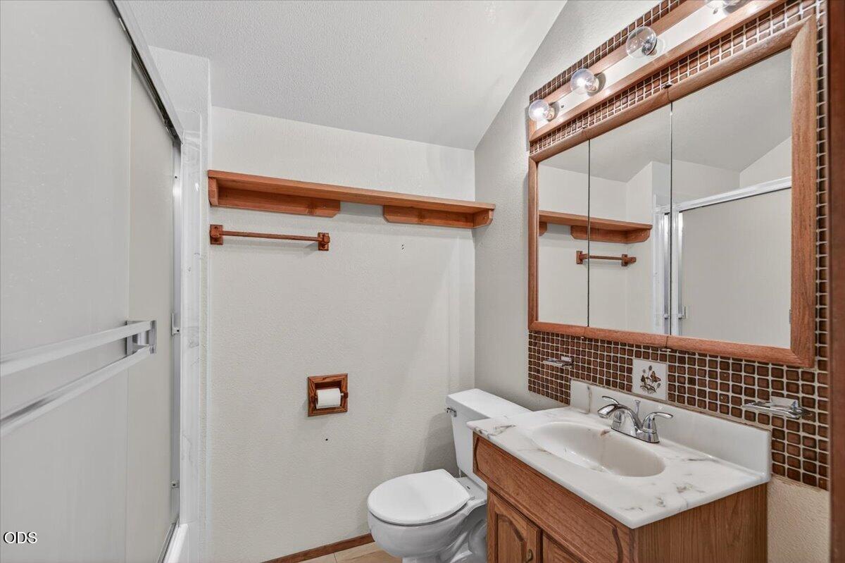 2204 Lampman Road Gold Hill, OR 97525 - Photo 35 of 54