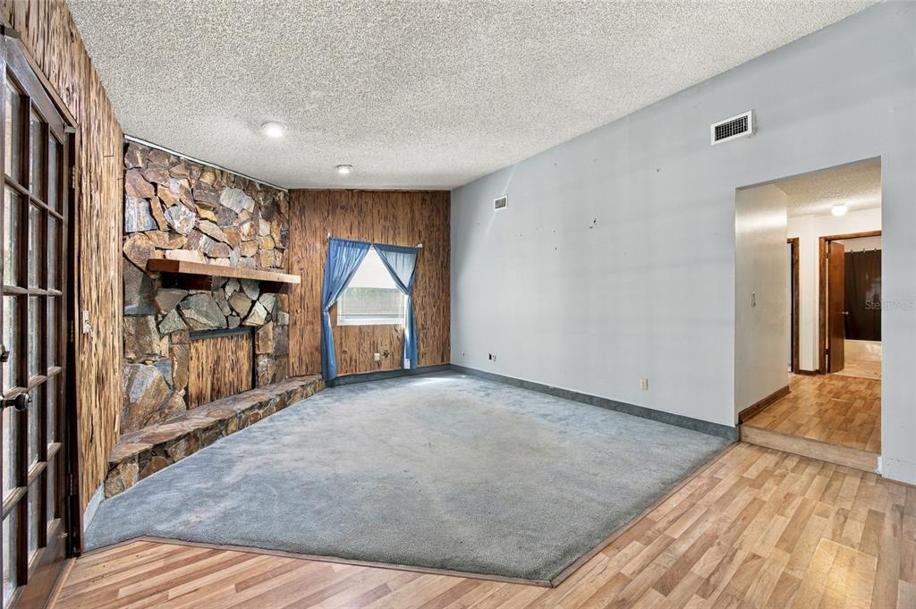 18810 Geraci Road Lutz, FL 33548 - Photo 4 of 37 Gallery Image 4