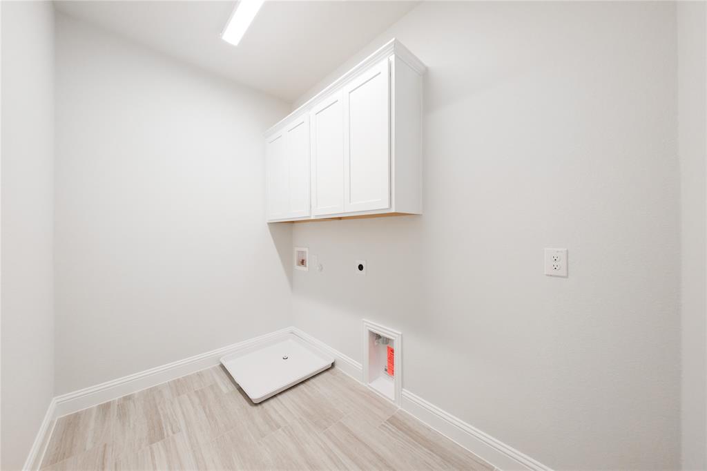 2124 Naples Drive Rowlett, TX 75088 - Photo 24 of 30 Laundry