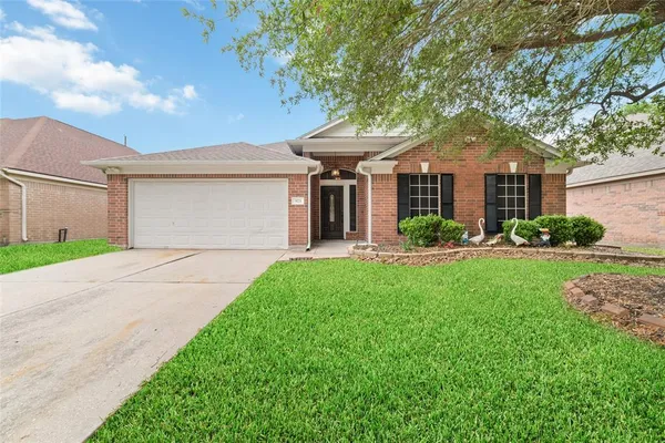 $2,199 | 923 North Sky Drive, Houston, TX 77073