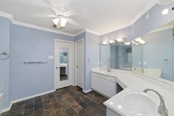 $2,199 | 923 North Sky Drive, Houston, TX 77073