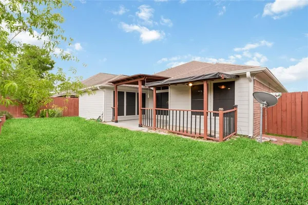 $2,199 | 923 North Sky Drive, Houston, TX 77073