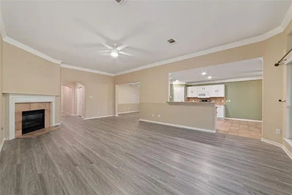 $2,199 | 923 North Sky Drive, Houston, TX 77073