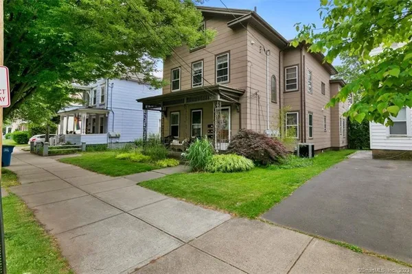 $3,295 | 300 Humphrey Street, Unit 2, New Haven, CT 06511