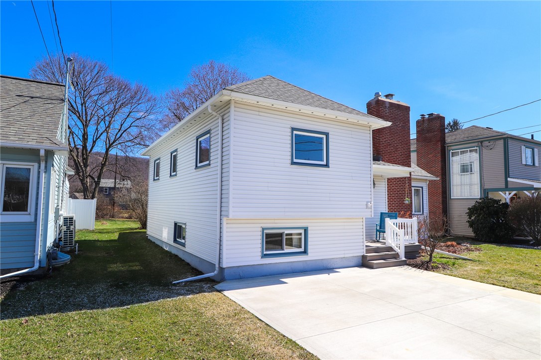 36 Pyrex Street Corning, NY 14830 - Photo 3 of 49