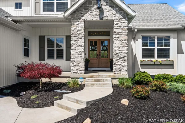 $1,190,900 | 8115 Hanna Lake Avenue Southeast, Caledonia, MI 49316
