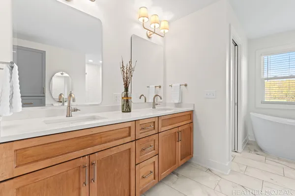 $1,190,900 | 8115 Hanna Lake Avenue Southeast, Caledonia, MI 49316