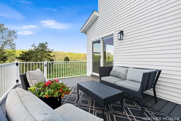 $1,190,900 | 8115 Hanna Lake Avenue Southeast, Caledonia, MI 49316