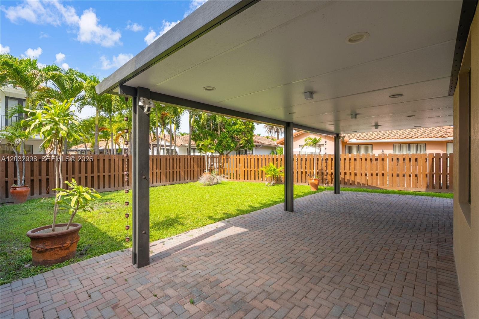 9925 Northwest 10th Street Miami, FL 33172 - Photo 37 of 51