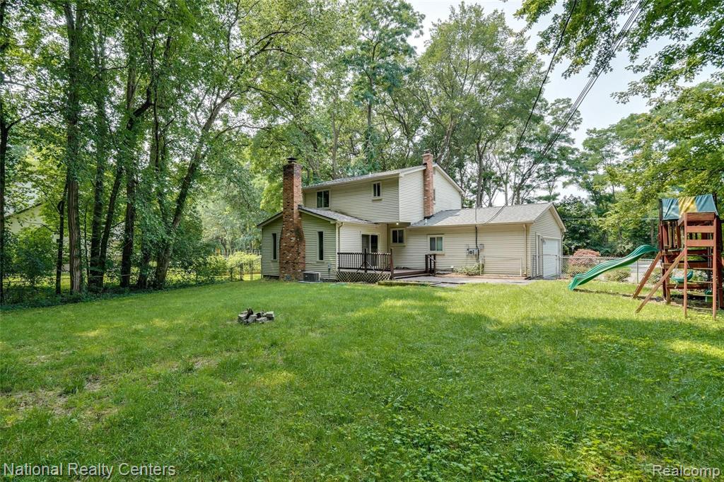 2375 Lochaven Road West Bloomfield, MI 48324 - Photo 24 of 24