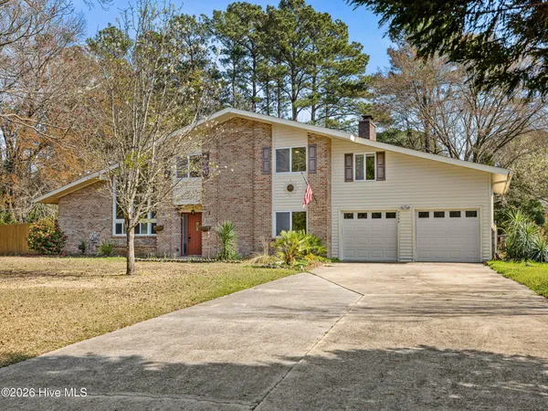 $380,000 | 2200 Colony Plaza, Jacksonville, NC 28546