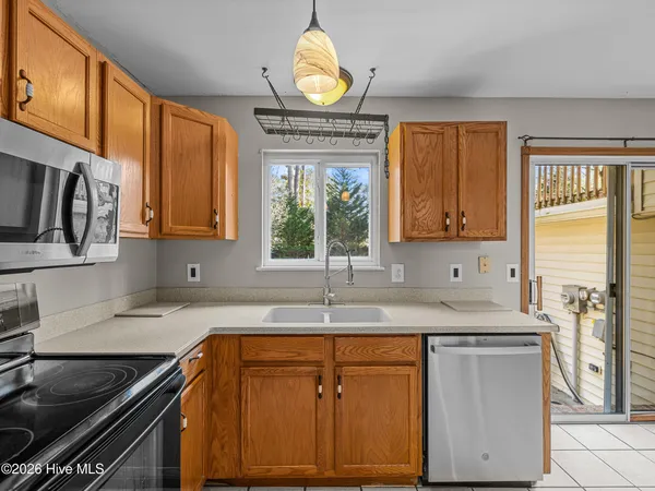 $380,000 | 2200 Colony Plaza, Jacksonville, NC 28546