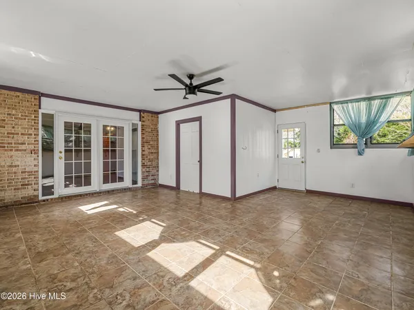 $380,000 | 2200 Colony Plaza, Jacksonville, NC 28546