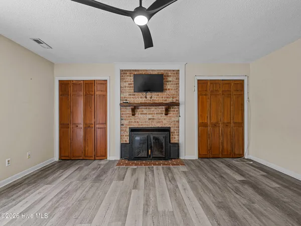 $380,000 | 2200 Colony Plaza, Jacksonville, NC 28546