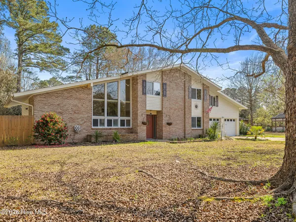 $380,000 | 2200 Colony Plaza, Jacksonville, NC 28546