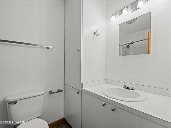 $380,000 | 2200 Colony Plaza, Jacksonville, NC 28546