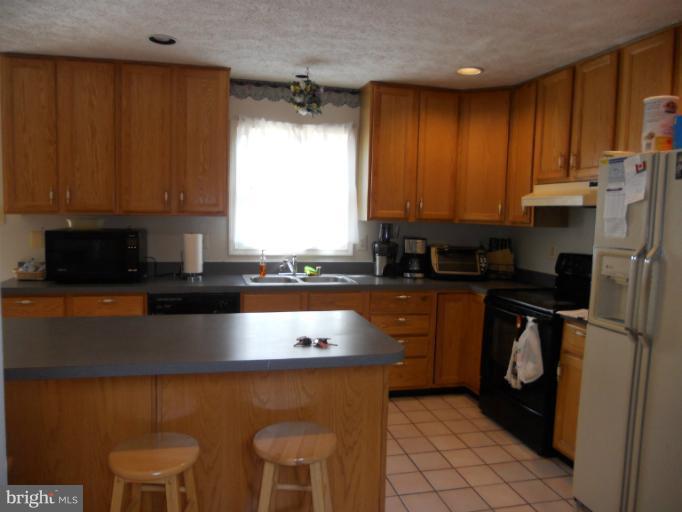 8223 Spring Branch Court Laurel, MD 20723 - Photo 12 of 28 Kitchen