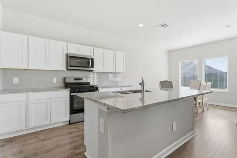 $299,900 | 293 Paisley Parkway, Sulphur, LA 70665