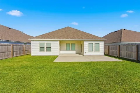 $299,900 | 293 Paisley Parkway, Sulphur, LA 70665