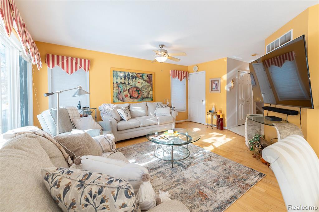 27824 Reo Road Grosse Ile, MI 48138 - Photo 9 of 39 Gallery Image 9