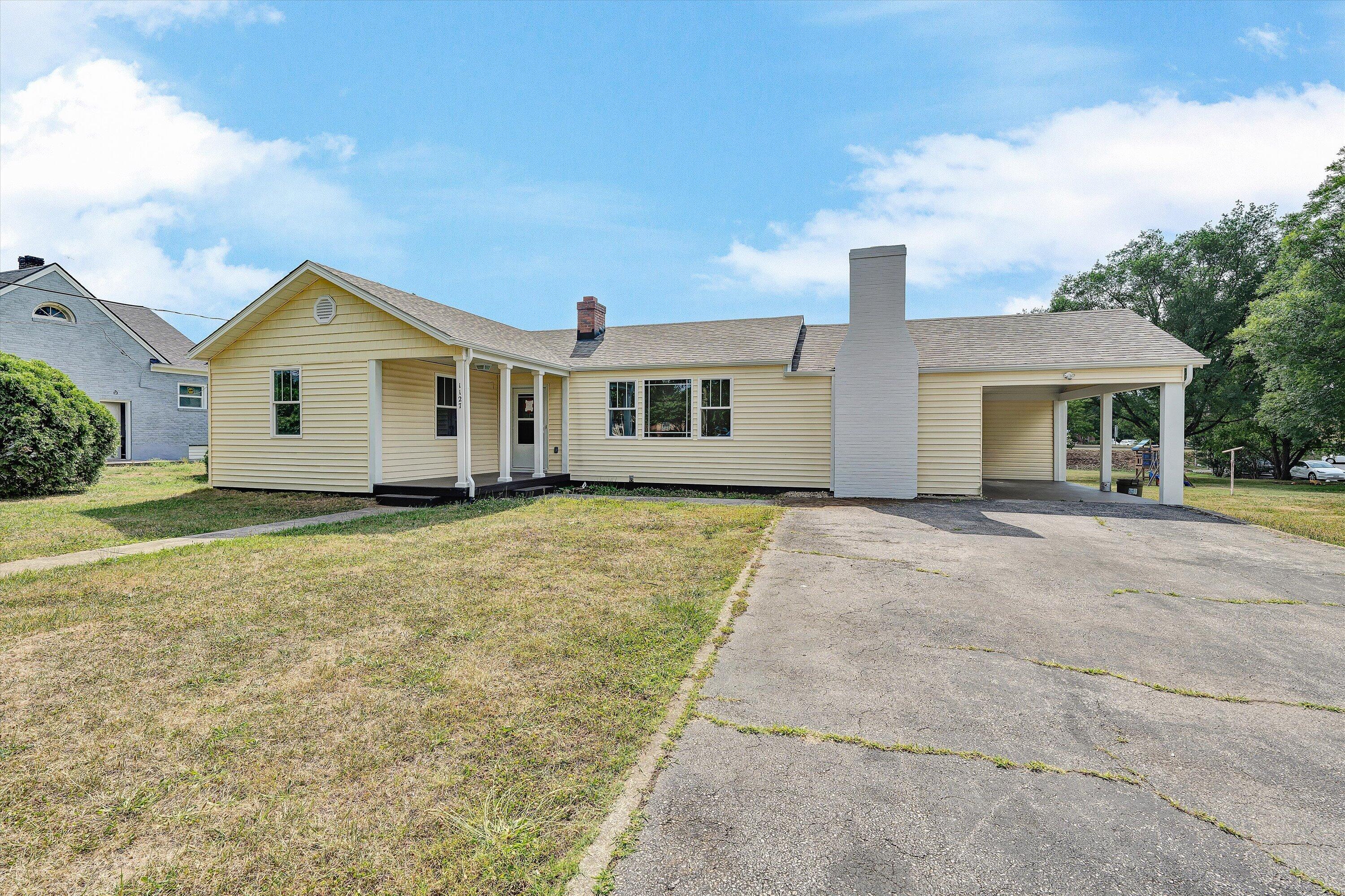 1127 Highland Road Salem, VA 24153 - Photo 23 of 23 Front of House