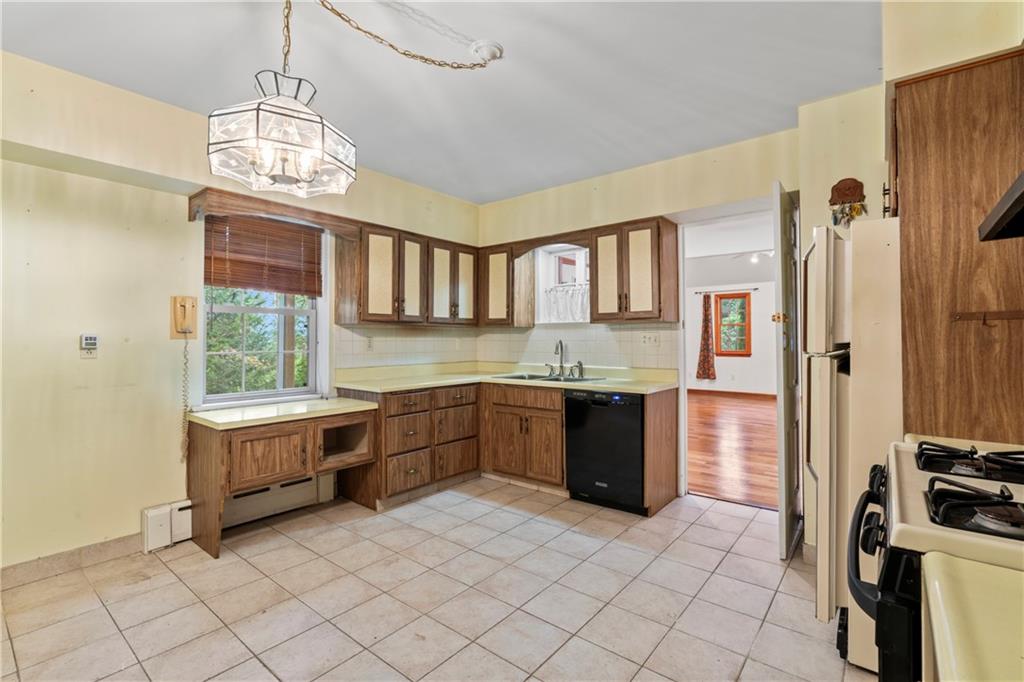 2813 Brodhead Road Aliquippa, PA 15001 - Photo 18 of 31 Gallery Image 18