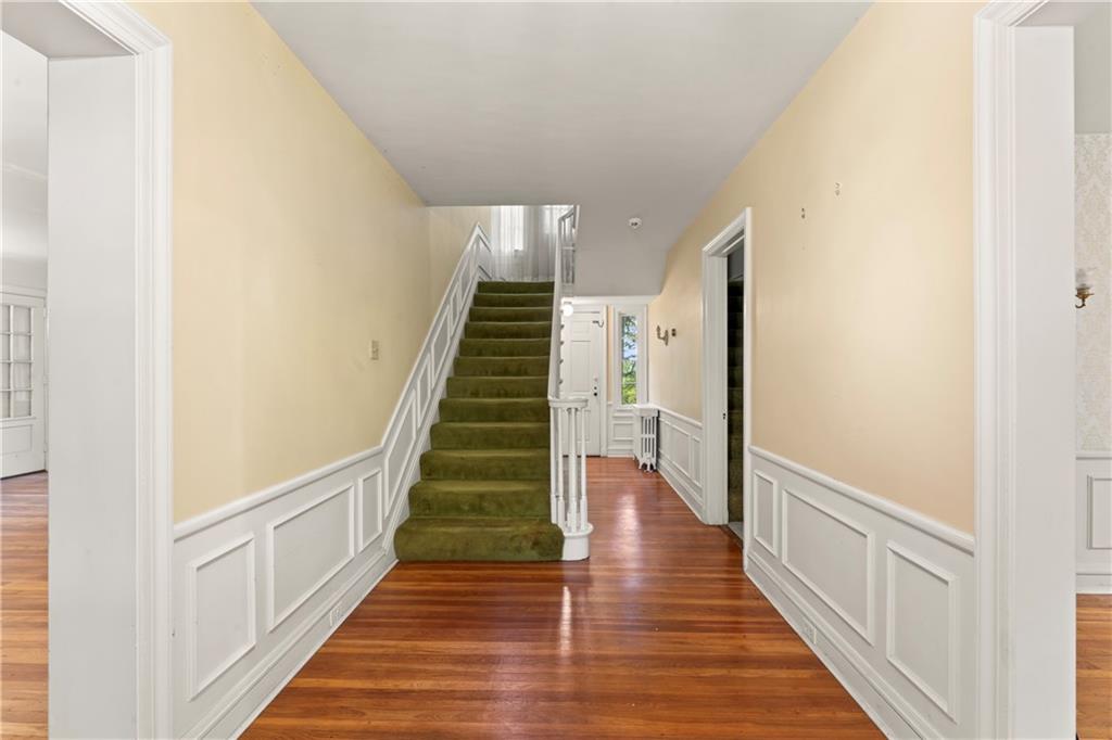 2813 Brodhead Road Aliquippa, PA 15001 - Photo 9 of 31 Foyer to steps - 2nd floor