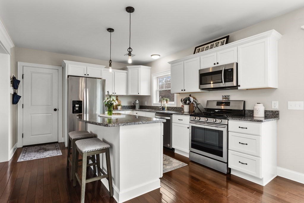 193 High Hill Road Swansea, MA 02777 - Photo 3 of 38