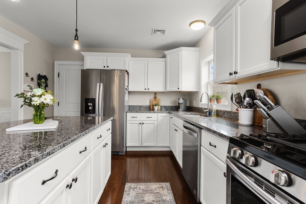 193 High Hill Road Swansea, MA 02777 - Photo 6 of 38