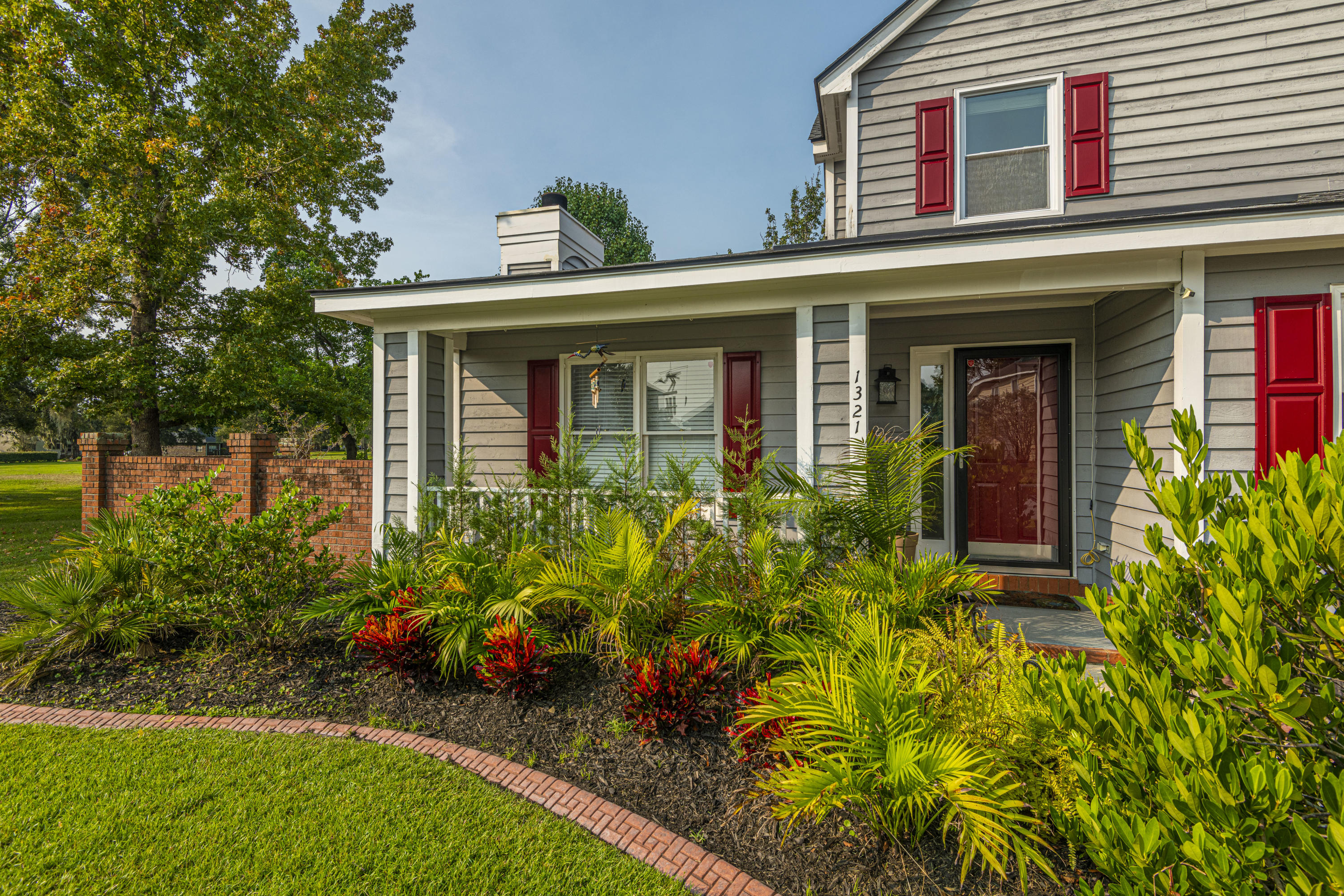1321 Starling Road Hanahan, SC 29410 - Photo 4 of 42 DSC_2767