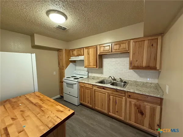 $1,400 | 200 Olsens Acres, Unit H2, Wimberley, TX 78676