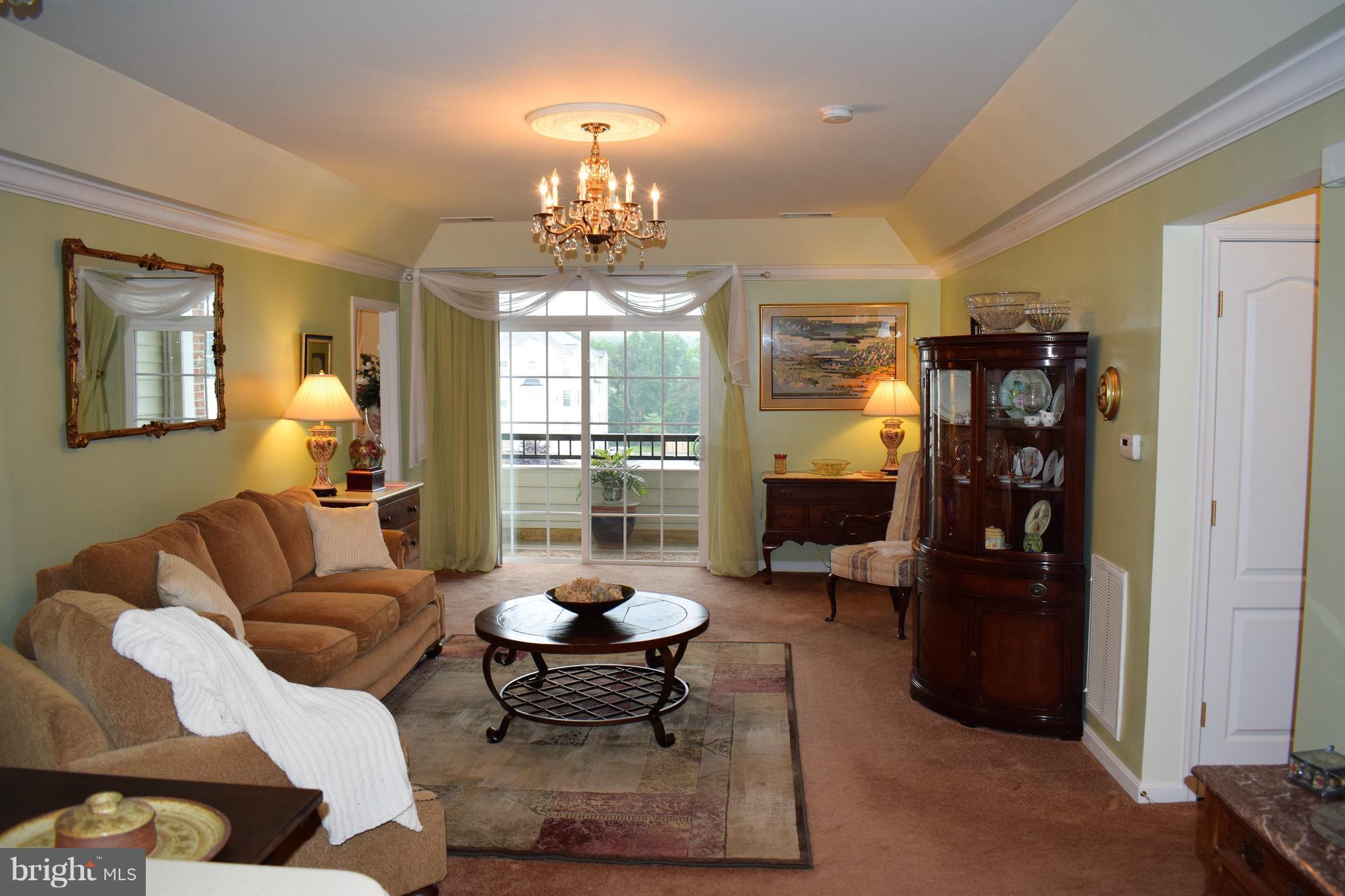 7335 Brookview Road, Unit 401 Elkridge, MD 21075 - Photo 3 of 18 Living Room