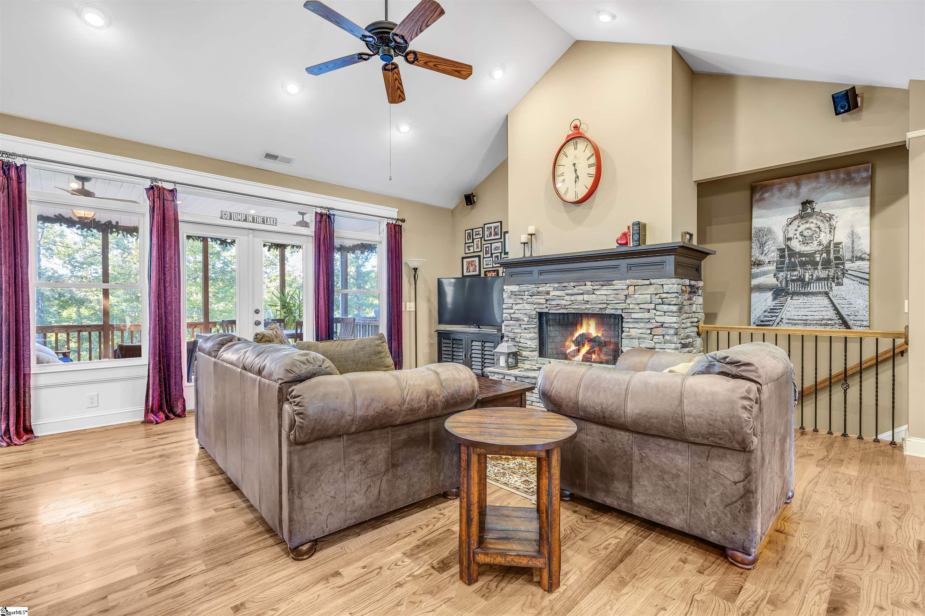 329 Stardust Lane Seneca, SC 29672 - Photo 16 of 36 Gallery Image 16