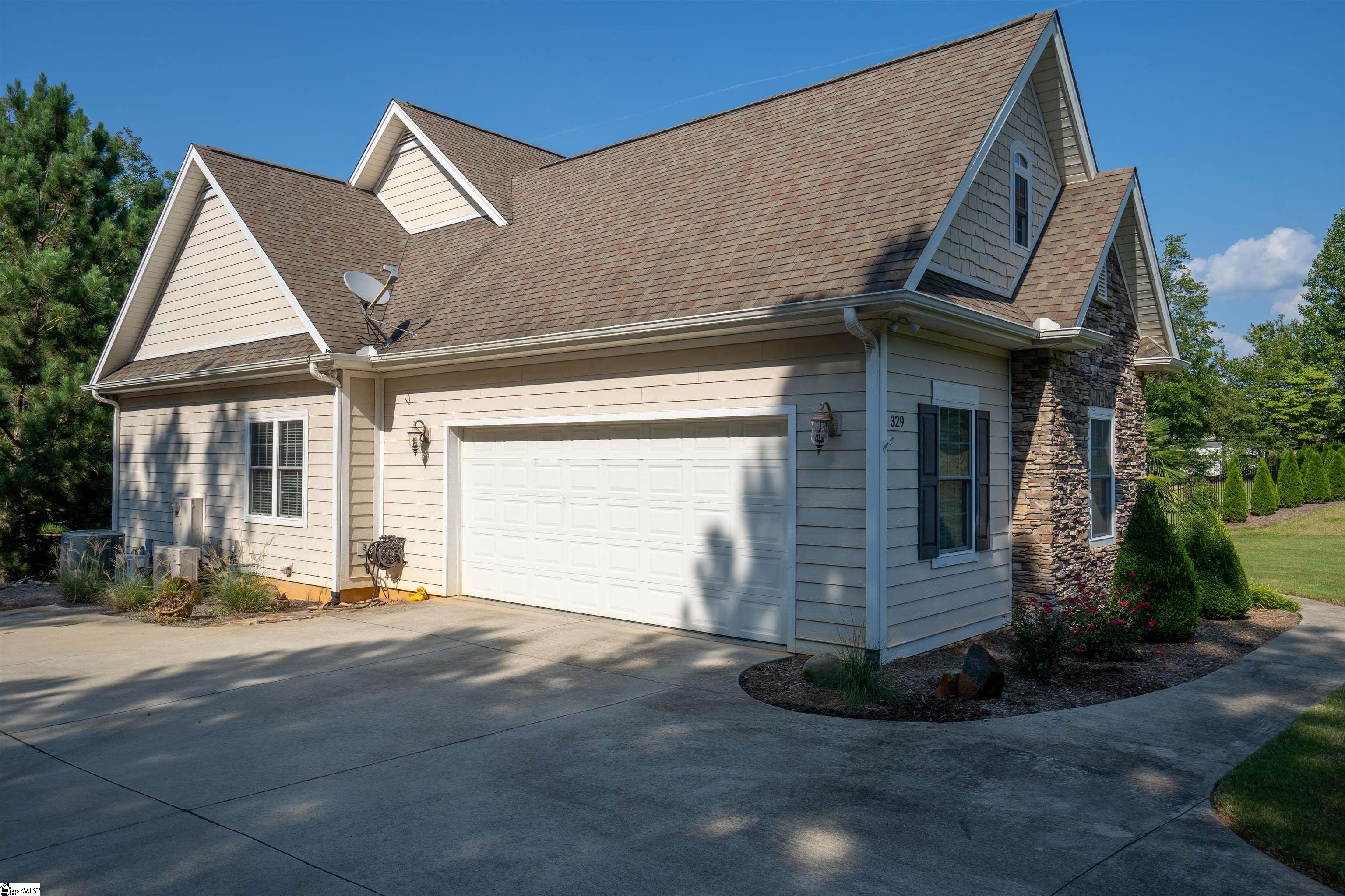 329 Stardust Lane Seneca, SC 29672 - Photo 7 of 36 Gallery Image 7