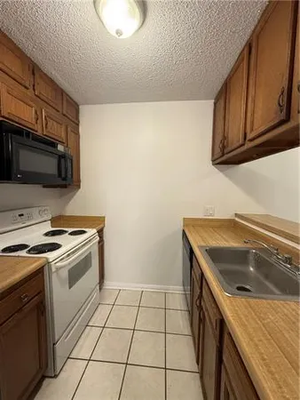 $1,100 | 101 Antibes Street East, Unit 101, Mandeville, LA 70448