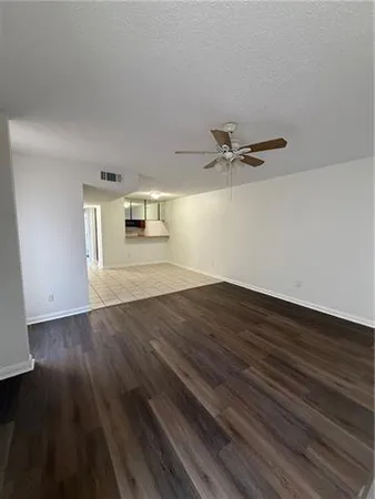 $1,100 | 101 Antibes Street East, Unit 101, Mandeville, LA 70448