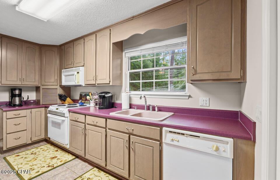 2942 Paradise Lakes Road Chipley, FL 32428 - Photo 12 of 35