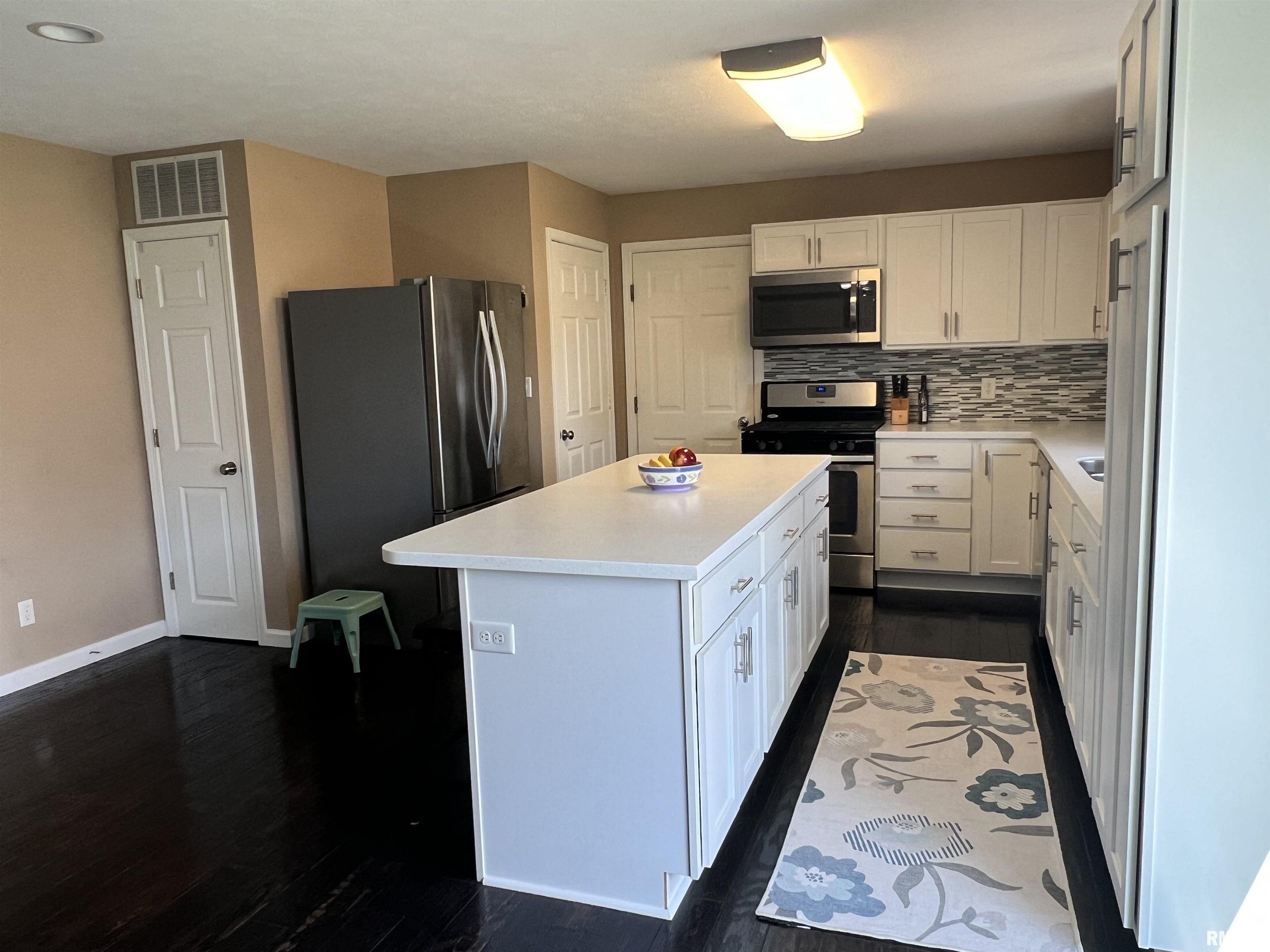 3804 Carney Boulevard Springfield, IL 62712 - Photo 14 of 39 Gallery Image 14