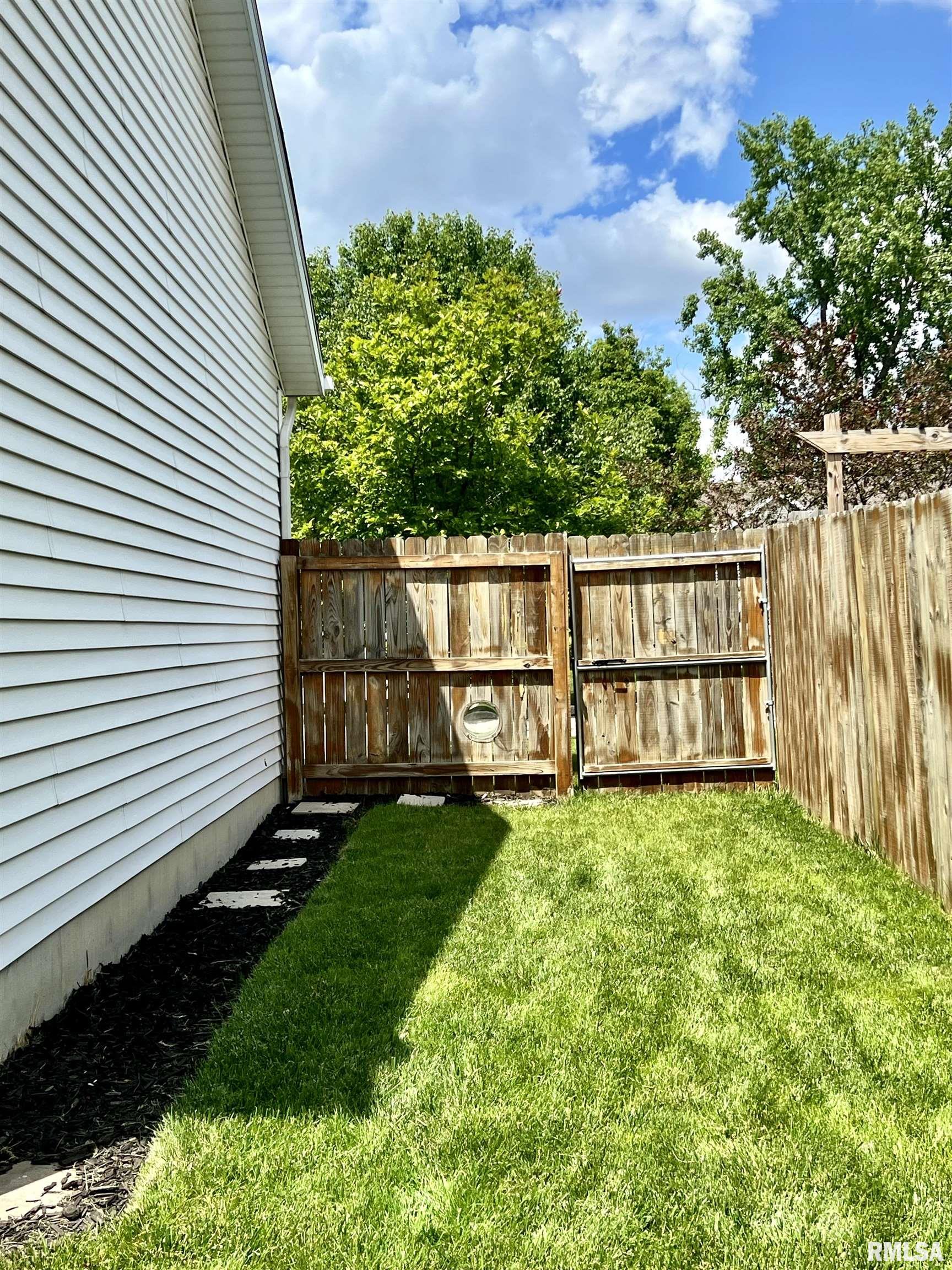 3804 Carney Boulevard Springfield, IL 62712 - Photo 38 of 39 Gallery Image 38