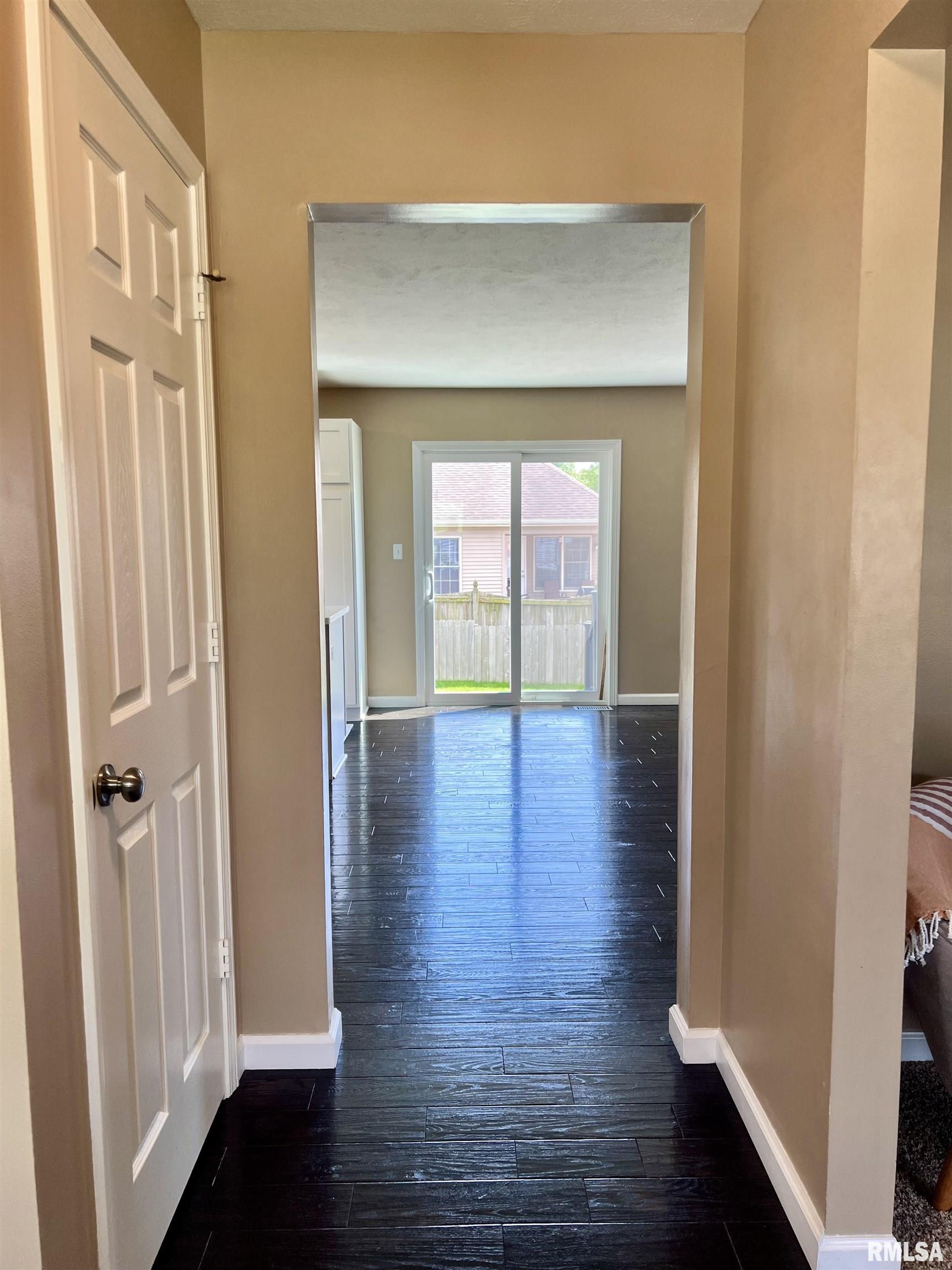 3804 Carney Boulevard Springfield, IL 62712 - Photo 5 of 39 Gallery Image 5