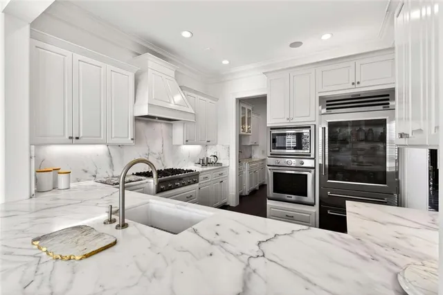 $1,500,000 | 2832 Paces Lookout Lane Southeast, Atlanta, GA 30339